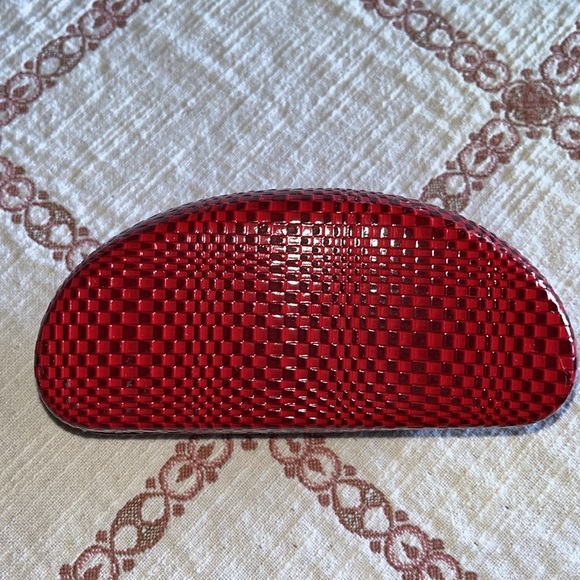 Corrine McCormack large sunnies case, red high glass case - Picture 6 of 6